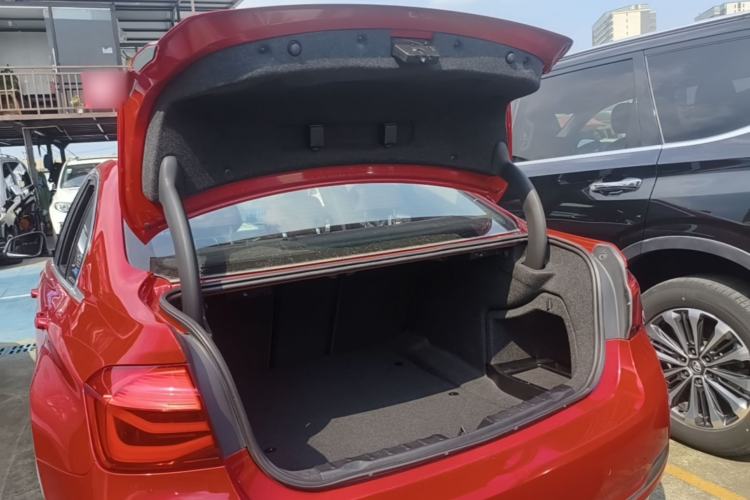 Used BMW 3 Series 2018 320Li Fashion Model Trunk