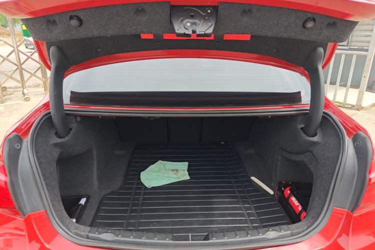 Used BMW 3 Series 2018 320Li Fashion Model Trunk