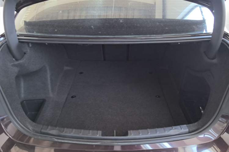 Used BMW 3 Series 2018 320Li Fashion Model Trunk