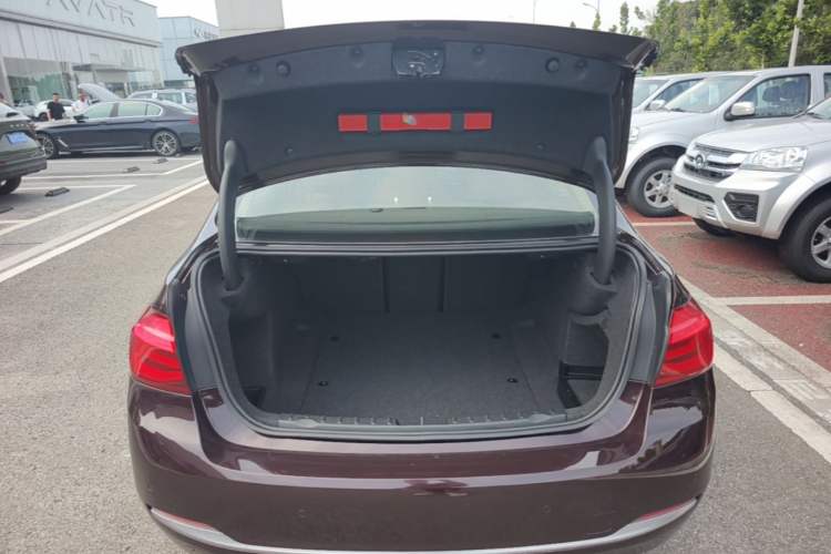 Used BMW 3 Series 2018 320Li Fashion Model Trunk