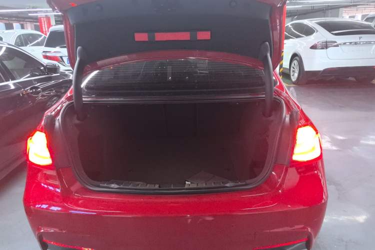 Used BMW 3 Series 2018 320Li Leading Model M Sport Package Trunk