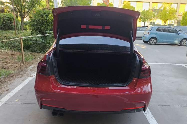 Used BMW 3 Series 2018 320Li M Sport Night Edition Trunk