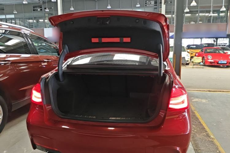 Used BMW 3 Series 2018 320i M Sport Package Trunk