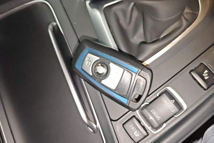 Used BMW 3 Series 2018 320i M Sport Package Vehicle Key