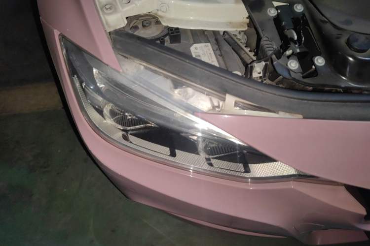 Used BMW 3 Series 2018 320i M Sport Package Right Front Headlight