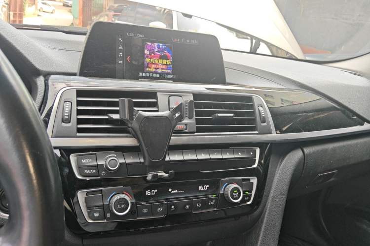Used BMW 3 Series 2018 320Li Fashion Model Audio And AC Panel