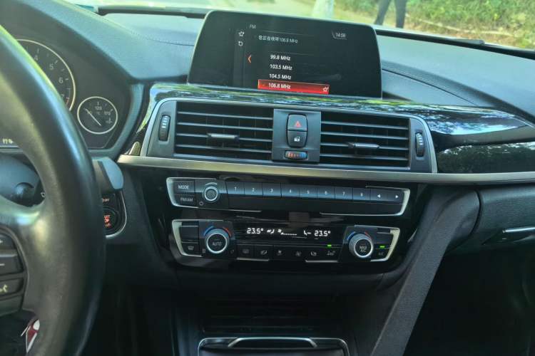 Used BMW 3 Series 2018 320Li Fashion Model Audio And AC Panel