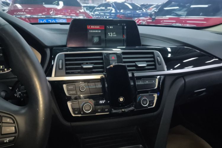 Used BMW 3 Series 2018 320Li Fashion Model Audio And AC Panel