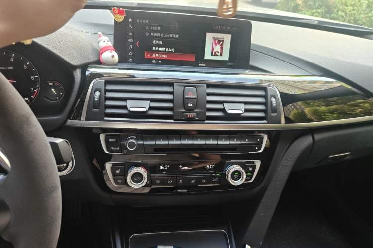 Used BMW 3 Series 2018 320Li Leading Model M Sport Package Audio And AC Panel