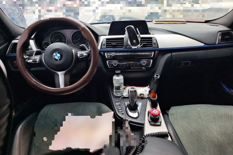 Used BMW 3 Series 2018 320i M Sport Package Center Console