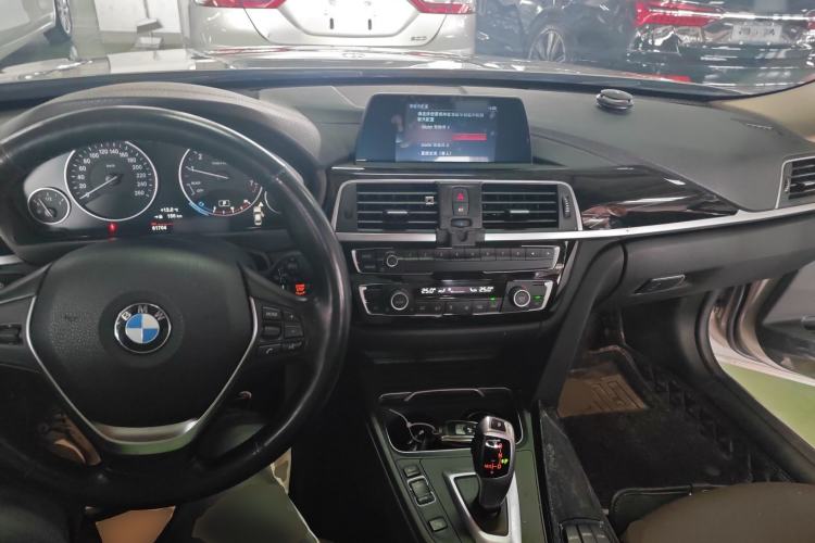 Used BMW 3 Series 2018 320Li Fashion Model Center Console