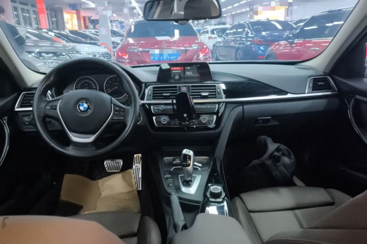 Used BMW 3 Series 2018 320Li Fashion Model Center Console