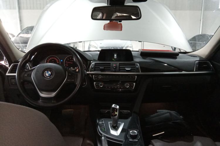 Used BMW 3 Series 2018 320Li Fashion Model Center Console