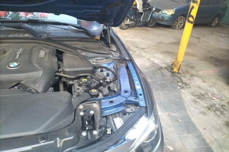 Used BMW 3 Series 2018 320i M Sport Night Edition Engine Bay Left