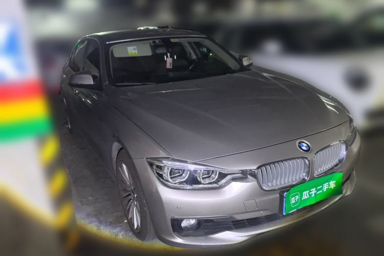 Used BMW 3 Series 2018 320Li Fashion Model Front Right 45 Deg