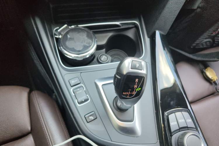Used BMW 3 Series 2018 320Li Fashion Model Gear Lever