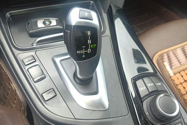 Used BMW 3 Series 2018 320Li Fashion Model Gear Lever