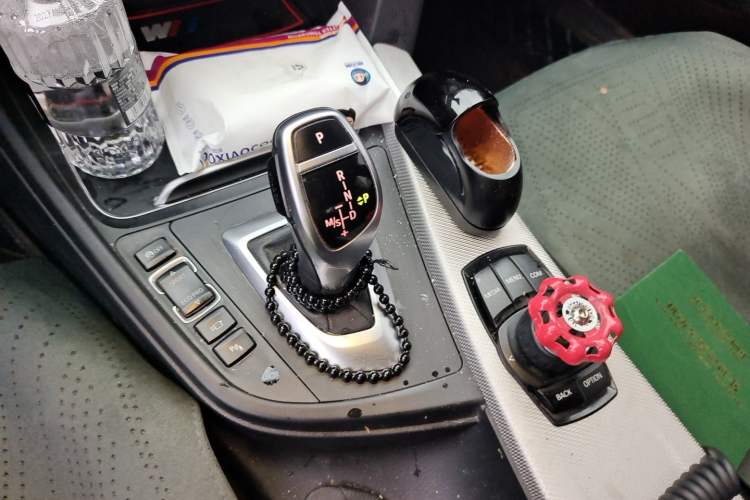 Used BMW 3 Series 2018 320i M Sport Package Gear Lever
