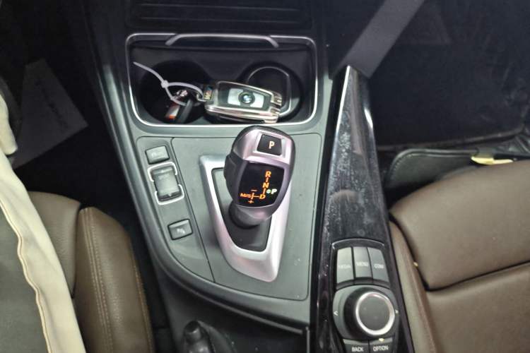 Used BMW 3 Series 2018 320Li Fashion Model Gear Lever