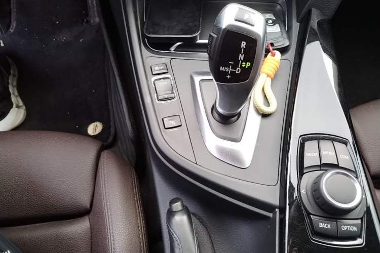 Used BMW 3 Series 2018 320Li Fashion Model Gear Lever
