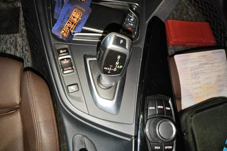 Used BMW 3 Series 2018 320Li Fashion Model Gear Lever