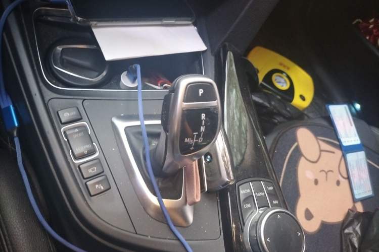 Used BMW 3 Series 2018 320i M Sport Night Edition Gear Lever