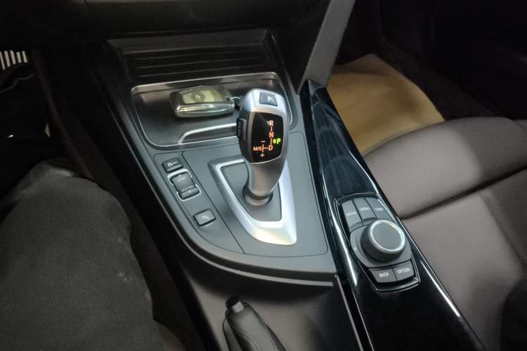 Used BMW 3 Series 2018 320Li Fashion Model Gear Lever
