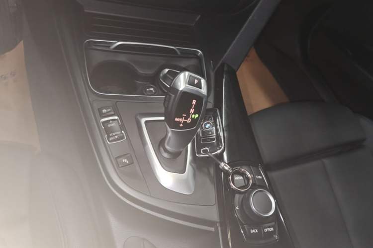 Used BMW 3 Series 2018 320Li Fashion Model Gear Lever
