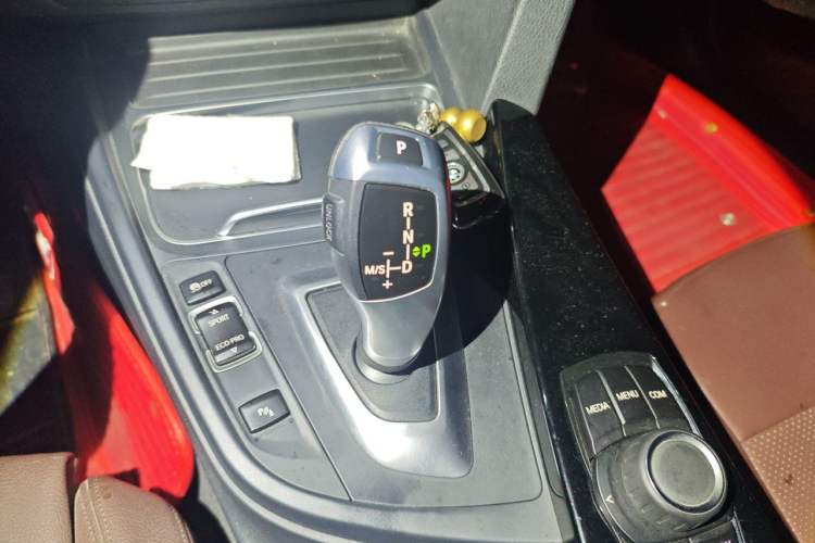 Used BMW 3 Series 2018 320Li Fashion Model Gear Lever