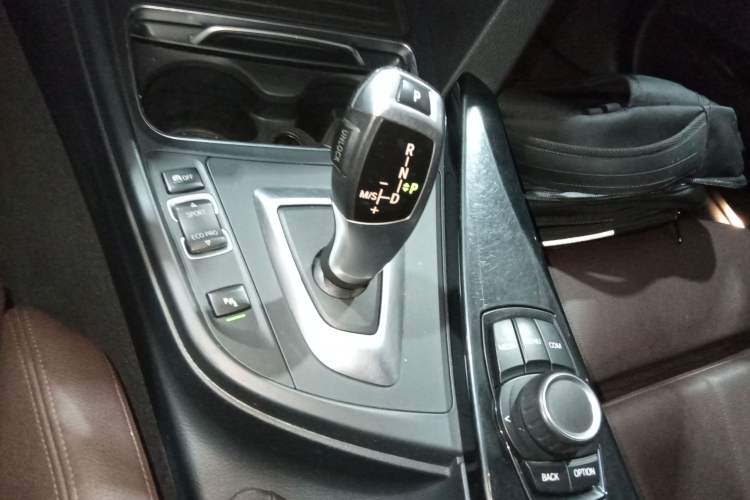 Used BMW 3 Series 2018 320Li Fashion Model Gear Lever