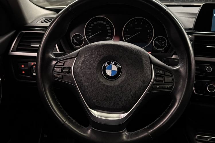 Used BMW 3 Series 2018 320Li Fashion Model Interior 2