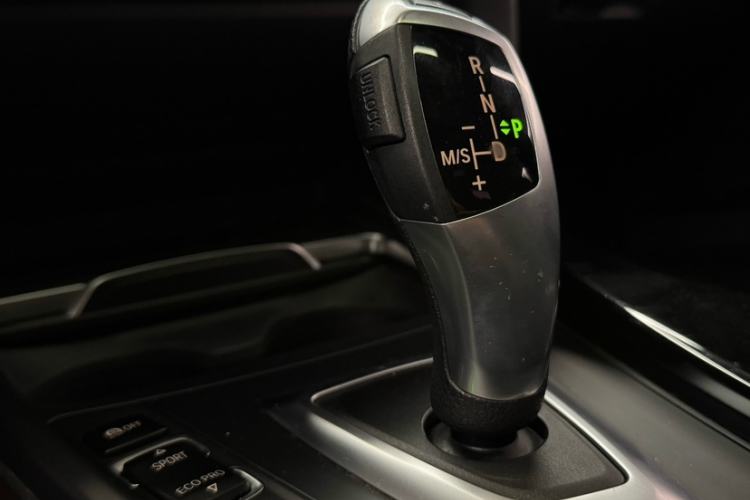 Used BMW 3 Series 2018 320Li Fashion Model Interior 4