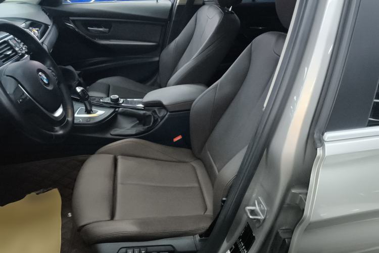 Used BMW 3 Series 2018 320Li Fashion Model Left Front Seat
