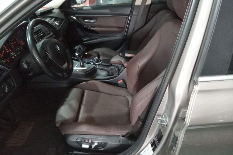 Used BMW 3 Series 2018 320Li Fashion Model Left Front Seat