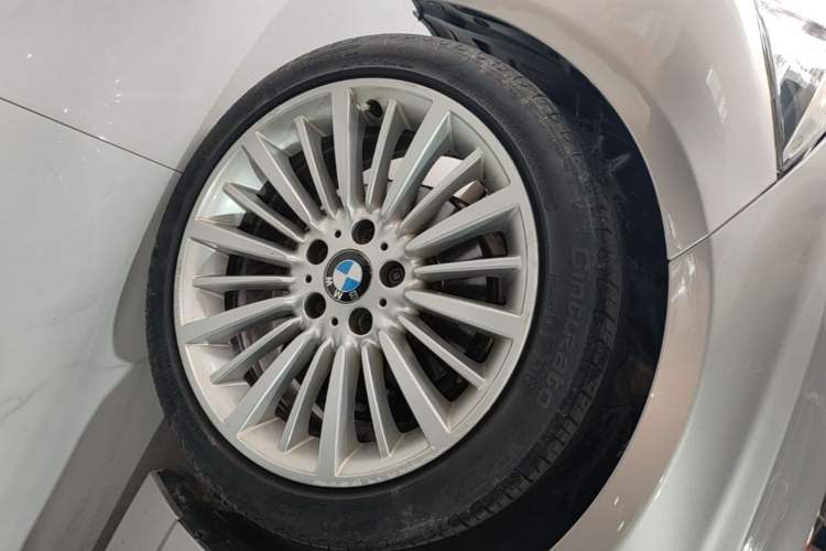 Used BMW 3 Series 2018 320Li Fashion Model Left Front Wheel Hub
