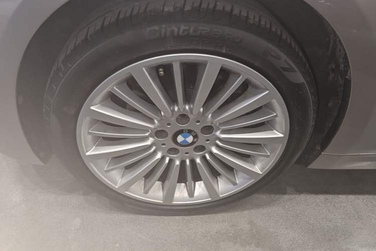 Used BMW 3 Series 2018 320Li Fashion Model Left Front Wheel Hub