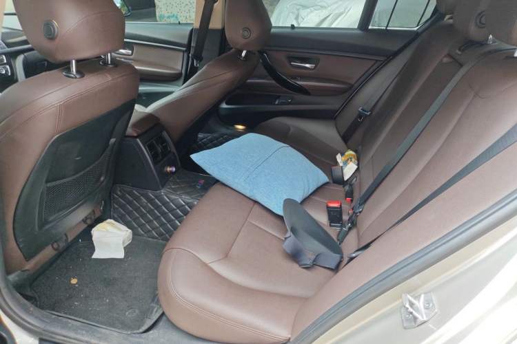 Used BMW 3 Series 2018 320Li Leading Luxury Package Left Rear Seat