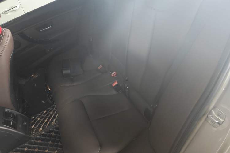Used BMW 3 Series 2018 320Li Fashion Model Left Rear Seat