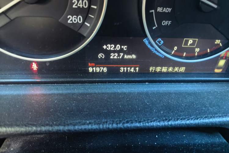 Used BMW 3 Series 2018 320Li Fashion Model Odometer Close Up