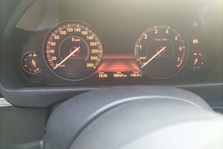 Used BMW 3 Series 2018 320i M Sport Night Edition Odometer Close Up