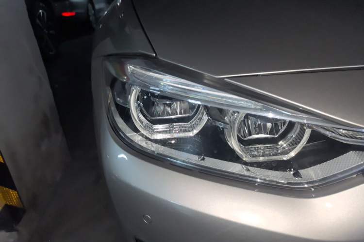 Used BMW 3 Series 2018 320Li Fashion Model Right Front Headlight