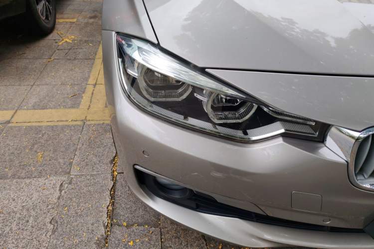 Used BMW 3 Series 2018 320Li Fashion Model Right Front Headlight