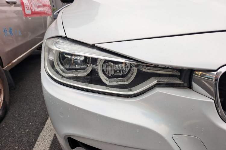 Used BMW 3 Series 2018 320i M Sport Package Right Front Headlight