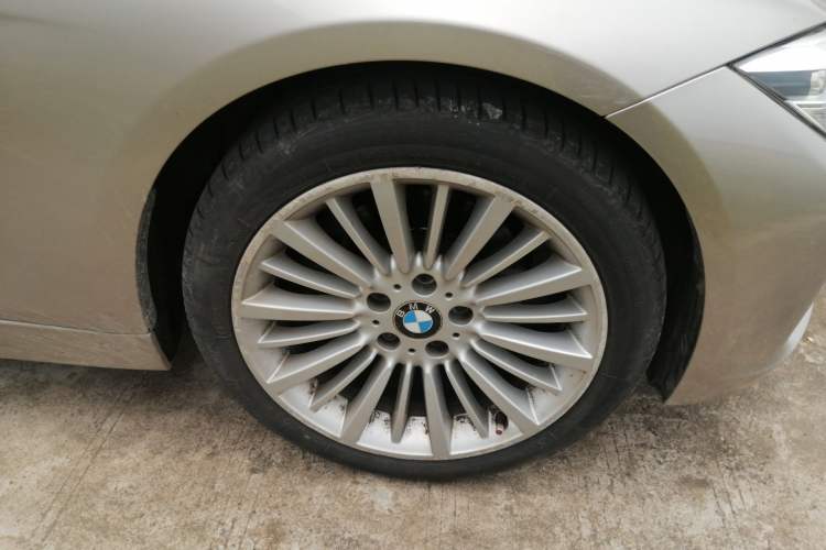 Used BMW 3 Series 2018 320Li Fashion Model Right Front Wheel Hub