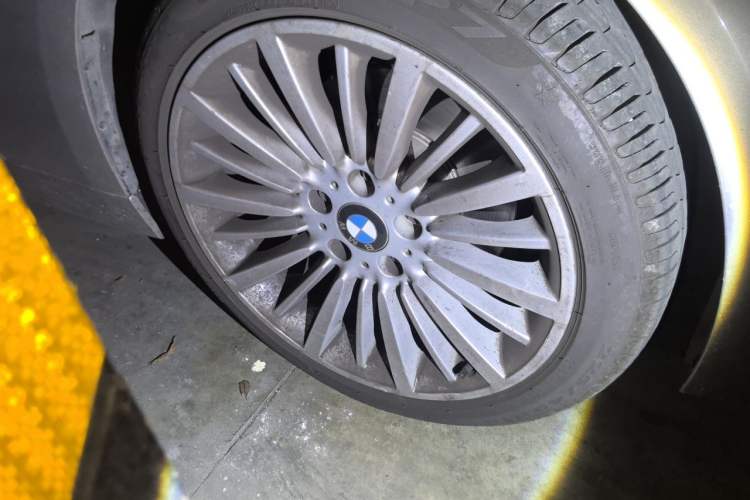 Used BMW 3 Series 2018 320Li Fashion Model Right Front Wheel Hub