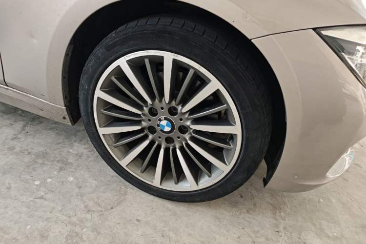 Used BMW 3 Series 2018 320Li Fashion Model Right Front Wheel Hub