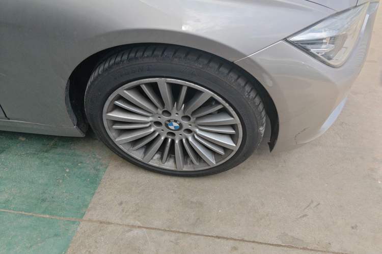 Used BMW 3 Series 2018 320Li Fashion Model Right Front Wheel Hub