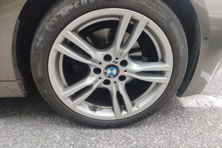 Used BMW 3 Series 2018 320Li Leading Model M Sport Package Right Front Wheel Hub