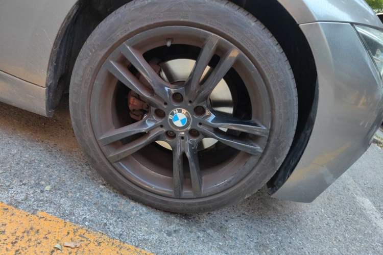 Used BMW 3 Series 2018 320Li Leading Model M Sport Package Right Front Wheel Hub