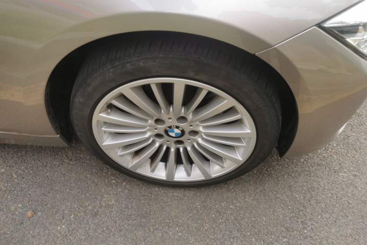 Used BMW 3 Series 2018 320Li Fashion Model Right Front Wheel Hub